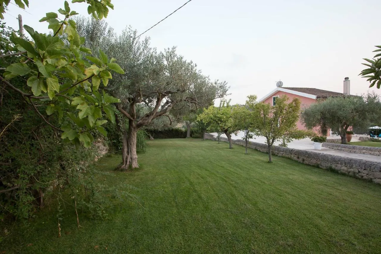 Villa Calaforno Giarratana 0*,